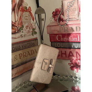 Guess vintage Pink and gray Ostrich Print Wallet One Size